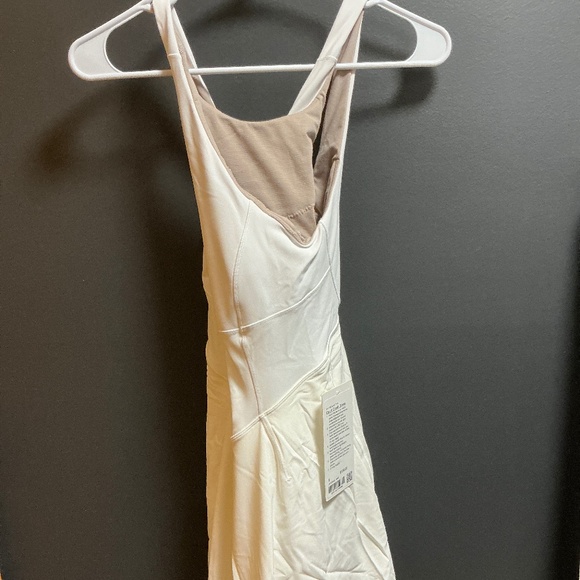Lululemon court crush dress - Picture 1 of 4